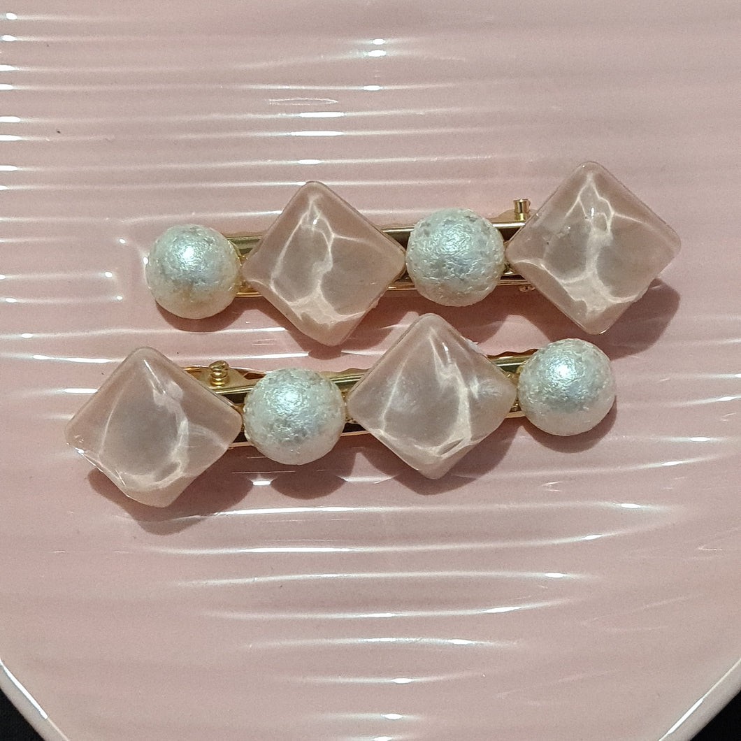 Pack of 2 Faux Pearl Decor Hair Clips
