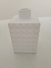 Load image into Gallery viewer, Matte White Geometric Reed Diffuser
